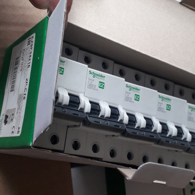 | CHÍNH HÃNG | EZ9F34216 Schneider 2P 16A 4.5kA