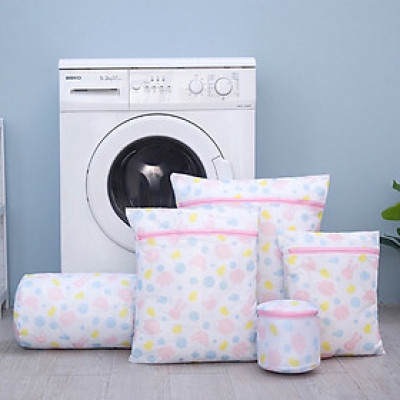 Sét 5 túi lưới giặt , với nhiều kích thước giúp bảo vệ quần áo không bị  dãn , đứt sợi vải ,  khi giặt bằng máy giặt vô cùng tiện lợi 
