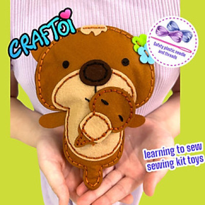 KIM NHỰA Bộ Thủ Công Trẻ Tự Làm Thú Bông 5+ Otter Mrs. Otter & Baby Otty Craftoi Felt Sewing toy prepunched holes plastic needle