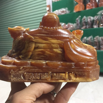 Tượng phật di lặc dâng tiền vàng mini  bằng gỗ huyết long kt 15×9×9cm