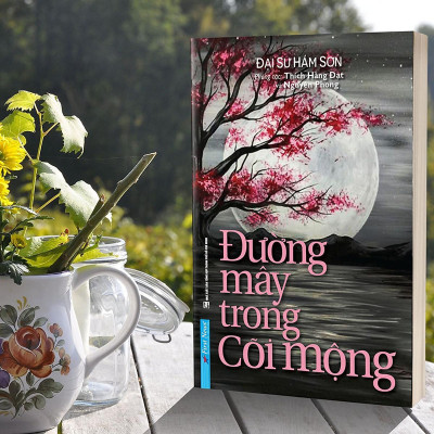 Sách - Đường Mây Trong  Cõi Mộng