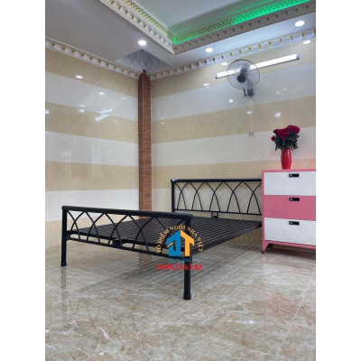 Giường sắt mỹ nghệ giá rẻ nhiều size từ 1m đến 1m8