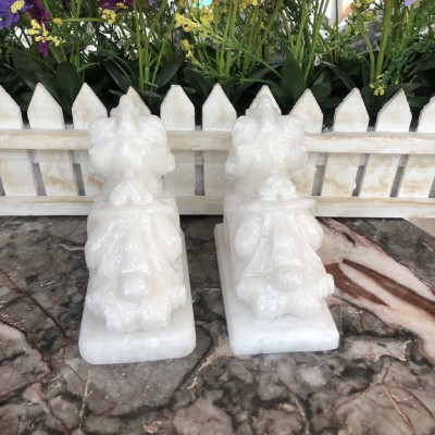 Cặp Tỳ Hưu phong thủy đá cẩm thạch trắng có đế - Dài 11cm