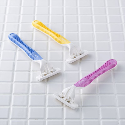 Set 03 chiếc dao cạo 3 lưỡi kép Pretty lưỡi thép mạ 2 lớp Titanium sắc bén & bền bỉ - nội địa Nhật Bản