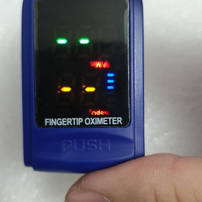 Máy đo nồng độ oxy trong máu spO2 và đo nhịp tim,máy đo kẹp ngón tay cho quả đo nhanh và có độ chính xác cao - Hàng chính hãng