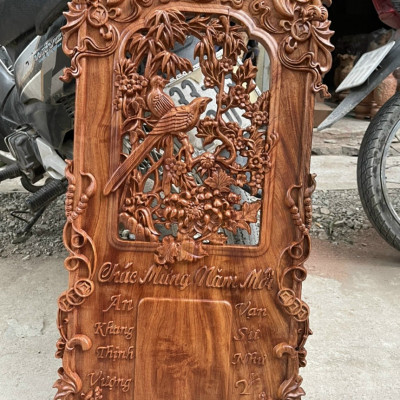 Đốc lịch treo tường bằng gỗ hương đá kt 40×80×3cm