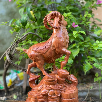 Tượng con dê phong thủy ,tài lộc bằng gỗ hương đá kt cao 40×23×10cm