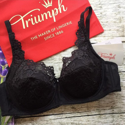 Áo ngực nữ ren Triumph F921-575 mỏng ,có gọng,ôm ngực