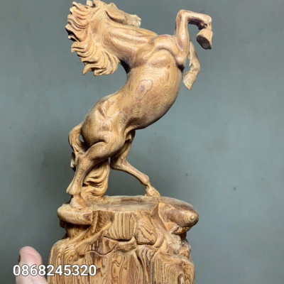 Tượng con ngựa phong thủy bằng gỗ ngọc am thơm nức kt cao 20cm 