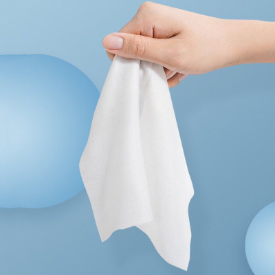 Bịch 8 Gói Khăn Giấy Ướt Mini Hoạt Hình Cao Cấp Bỏ Túi Tiện Lợi (64 khăn) Giao Màu Ngẫu Nhiên