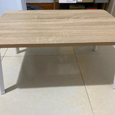 Bàn học gấp gọn mặt gỗ chân nhựa - giao màu ngẫu nhiên
