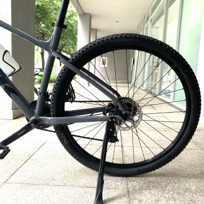 Chân chống xe đạp bắt hai ốc sau trên ống sên 2-bolts direct mount Jett 