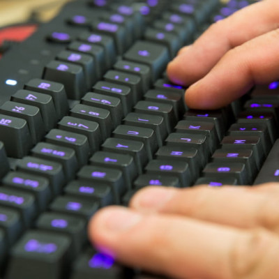 Bàn phím game có dây Logitech G213 Prodigy RGB Lightsync - Hàng chính hãng