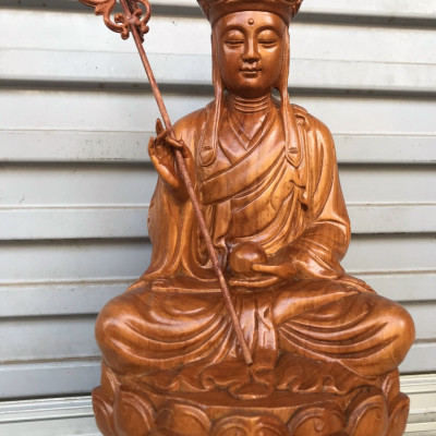 Tượng phật địa tạng vương bồ tát dáng ngồi bằng gỗ hương đá kt cao 30×15×15cm