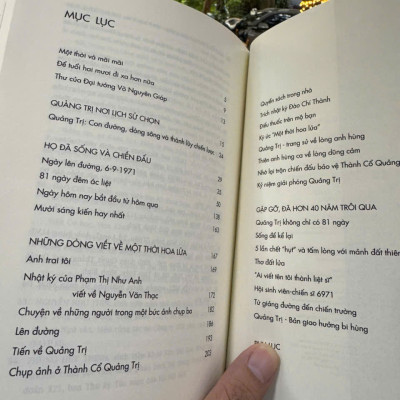 MỘT THỜI HOA LỬA: CÂU CHUYỆN VỀ MỘT THẾ HỆ ĐÃ LÀM NÊN HUYỀN THOẠI – Nhiều tác giả – NXB Trẻ