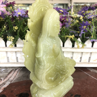 Tượng Phật Bà Quan Âm ngồi đài sen có hào quang đá ngọc - Cao 20 cm