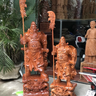 Tượng quan công cầm đao đứng trên đầu hổ phù kt cao 80×30×20cm