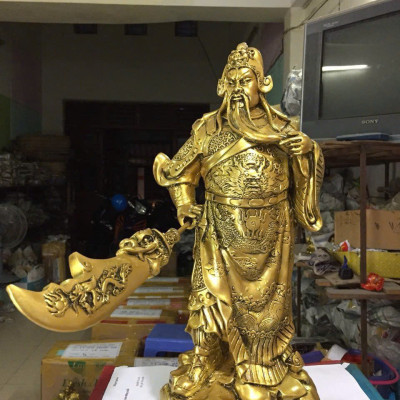 Tượng Quan công vuốt râu CTQ7 18.3 x 13.9 x 39.7cm mạ vàng hoặc màu xanh lựa chọn