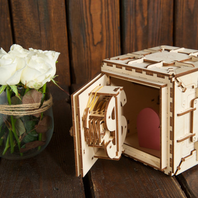 Mô Hình Gỗ Cơ Khí - Ugears Safe - Két sắt, sản phẩm chính hãng Ugears, nhập khẩu nguyên bộ từ EU, mô hình lắp ráp 3D, DYI