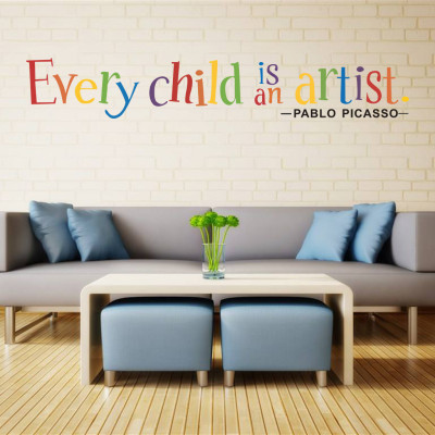 Decal dán tường "Every child is an artist" (9 x 55 cm)