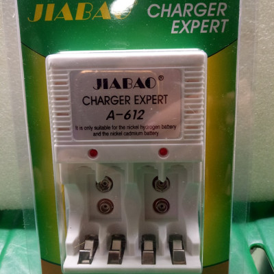 Sạc Pin đa năng Jiabao A612 - sạc cho pin 2A,3A và pin vuông 9V - Hàng chính hãng