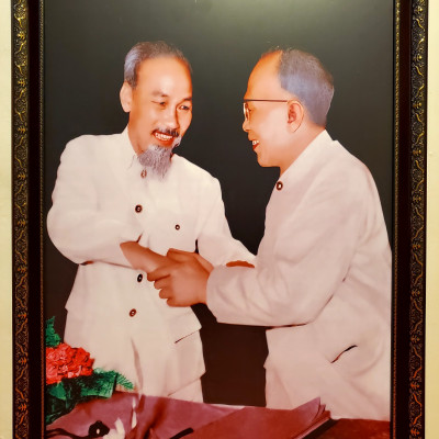 Ảnh gốc in dầu Bác Hồ & Bác Tôn