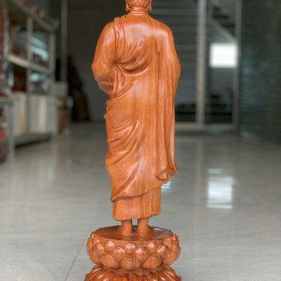 Tượng phật thích ca khất thực được làm bằng gỗ hương đá kt cao 50