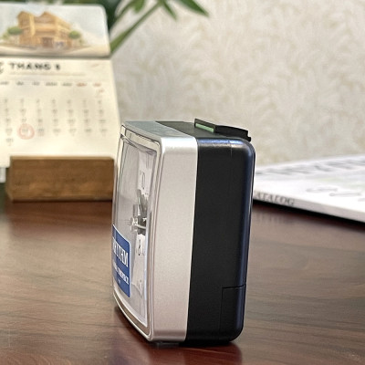 Đồng hồ Rhythm CRE210NR19. Kt 5.7 x 5.7 x 3.3cm, 55g Vỏ nhựa. Dùng Pin.