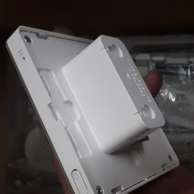 Bộ Điều khiển kết nối trung tâm CCT501400 Schneider Wiser ZigBee IP Gateway, RJ45/WiFi