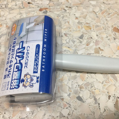 Bàn chải chà cửa kính, tường gạch men nhà tắm Kokubo có móc treo tiện dụng - Made in Japan