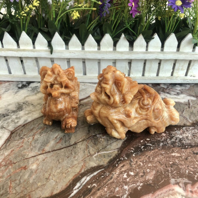 Cặp Tỳ Hưu phong thủy đá cẩm thạch vân gỗ - Dài 13 cm