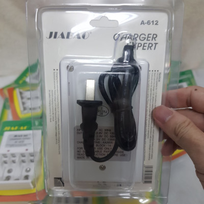 Sạc Pin đa năng Jiabao A612 - sạc cho pin 2A,3A và pin vuông 9V - Hàng chính hãng
