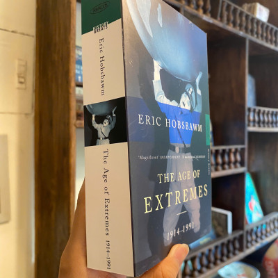 Sách - The Age of Extremes: Short Twentieth Century 1914-1991 by Eric Hobsbawm | History Nonfiction