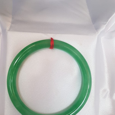 Vòng cẩm thạch Đậu Lý AI CN 53mm Ni 53mm x cọng 7mm Màu xanh Ngọc Đậm đều bóng đẹp xinh xắn Hợp Nữ mệnh Mộc mệnh Hỏa mệnh Thủy 52kg-56kg đeo đẹp ạ