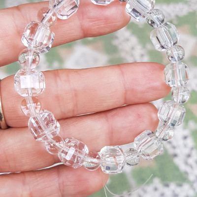  Vòng tay phong thuỷ nữ đá thạch anh trắng trong tự nhiên kiểu vuông giác tròn Size hạt vuông 10mm hạt tròn nhỏ 6mm Nữ mệnh kim mệnh Thủy đeo hợp may mắn tốt sức khoẻ công việc ạ