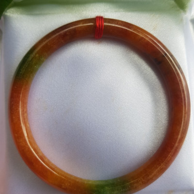 Vòng Mã Não Tứ Quý đỏ xanh bông Ni 55mm chột 7mm nặng 54kg đến 62kg đeo đẹp sẽ giúp cho bạn trông thật nổi bật và thu hút mọi ánh nhìn xung quanh đấy ạ