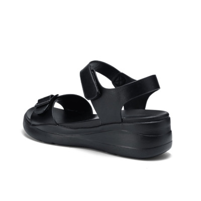 Sandal Biti