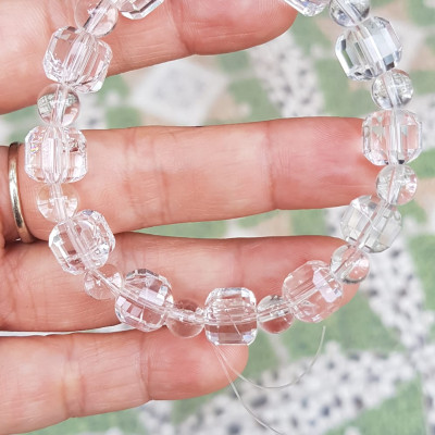  Vòng tay phong thuỷ nữ đá thạch anh trắng trong tự nhiên kiểu vuông giác tròn Size hạt vuông 10mm hạt tròn nhỏ 6mm Nữ mệnh kim mệnh Thủy đeo hợp may mắn tốt sức khoẻ công việc ạ