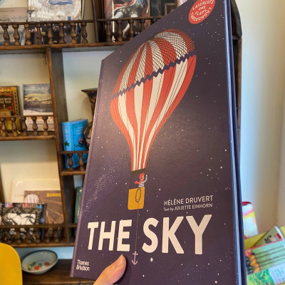 Sách - The Sky by Hélène Druvert | Children
