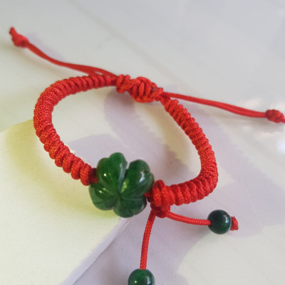 Vòng Đeo Tay Nữ Kiểu Dây Đỏ Cỏ 4 lá Xanh mới lạ đẹp lắm Chất liệu đá cẩm thạch xanh lá cỏ thắt dây kiểu đỏ rẻ đẹp Nữ đeo tay may mắn tăng đưa rút chỉnh theo tay lớn nhỏ được hết đẹp lắm ạ