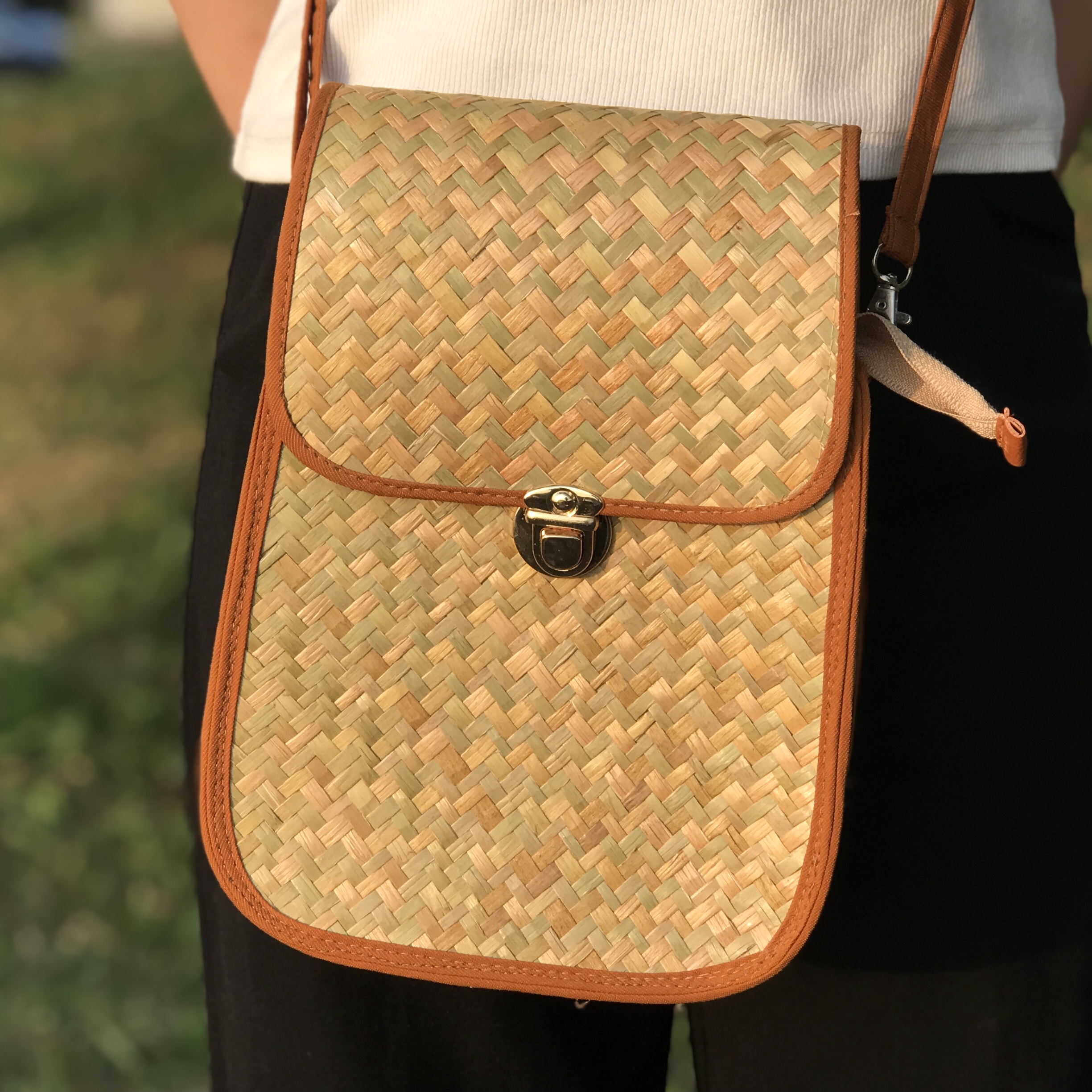 Túi Cỏ Bàng Nữ Đeo Chéo