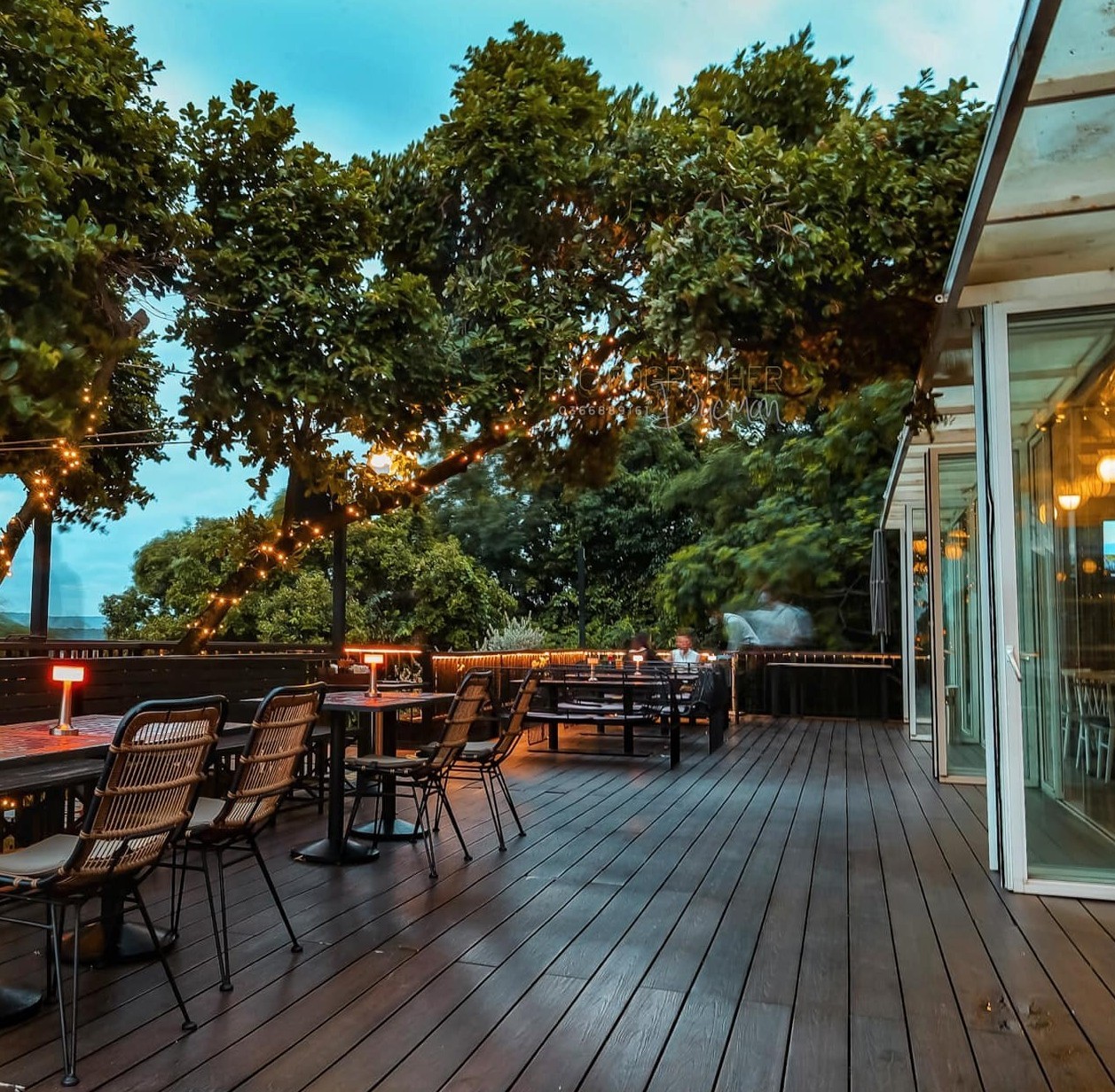 (Tour Riêng) Tour Cafe Shopping Đưa/Tiễn Sân Bay (1 Lượt) – Nhóm 4 – 6 Khách