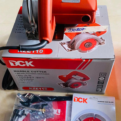 MÁY CẮT GẠCH 1200W Ø110mm DCK KZE110 - HÀNG CHÍNH HÃNG