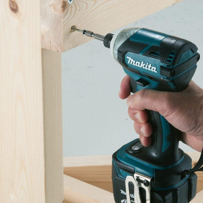 MÁY VẶN VÍT DÙNG PIN (BL)(14.4V) 170N.M MAKITA DTD137Z (KHÔNG KÈM PIN VÀ SẠC) - HÀNG CHÍNH HÃNG