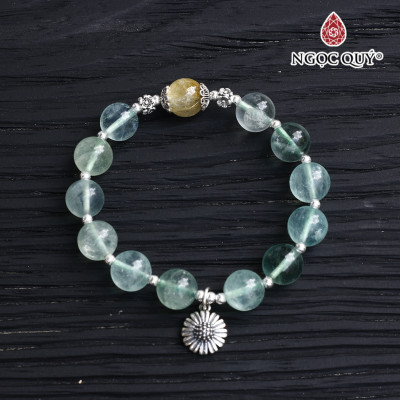 Vòng tay đá Prehnite phối thạch anh tóc vàng charm hoa bạc - Ngọc Quý