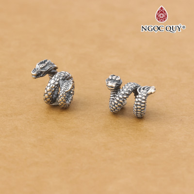 Charm bạc hình rắn hổ mang xỏ ngang - Ngọc Quý Gemstones