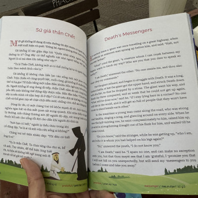 (Bộ 2 tập - Song ngữ Việt - Anh, Tặng kèm file nghe) TRUYỆN KỂ CHO BÉ TRƯỚC GIỜ ĐI NGỦ – Nhiều tác giả - Thuý Loan dịch - Hà Giang books - NXB Văn Học