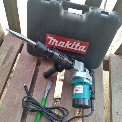 MÁY ĐỤC 17 LI (JAPAN 17MM) 900W MAKITA HM0810T - HÀNG CHÍNH HÃNG
