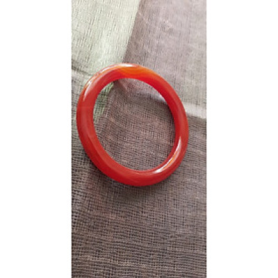 Vòng mã não đỏ Đậm vân ni 61mm x chột to 9,5mm Nữ mệnh hỏa mệnh thổ ạ Nặng 60kg - 70kg đeo đẹp ạ