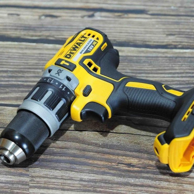 MÁY KHOAN PIN CẦM TAY 18V DEWALT DCD796D1- HÀNG CHÍNH HÃNG